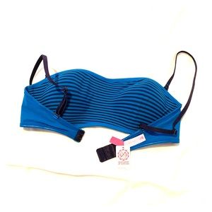 Victoria’s Secret Pink blue striped bra size 36B.